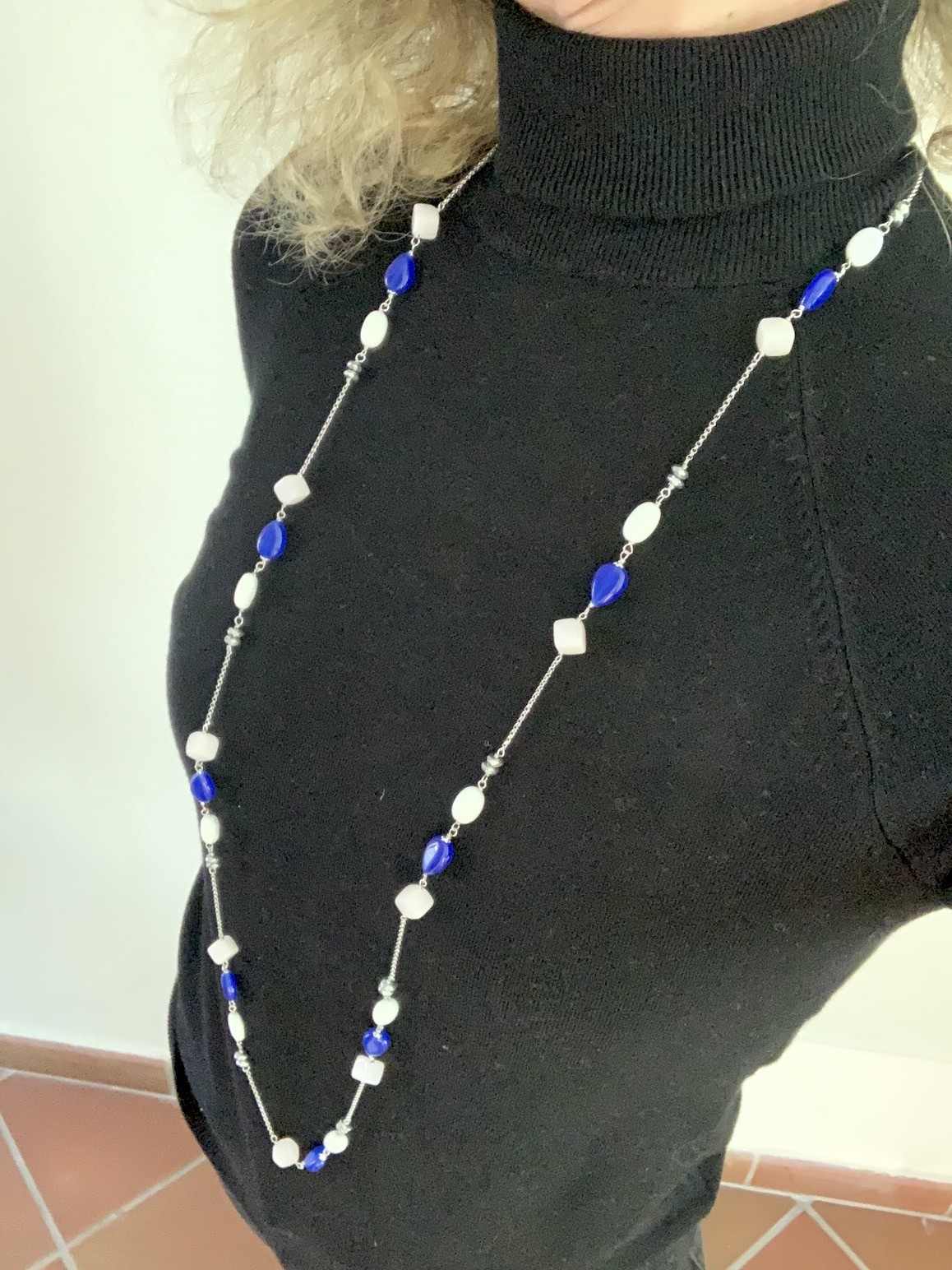 Collana calcite rosa, candy jade blu, agata bianca, ematite rodiata e argento rodiato