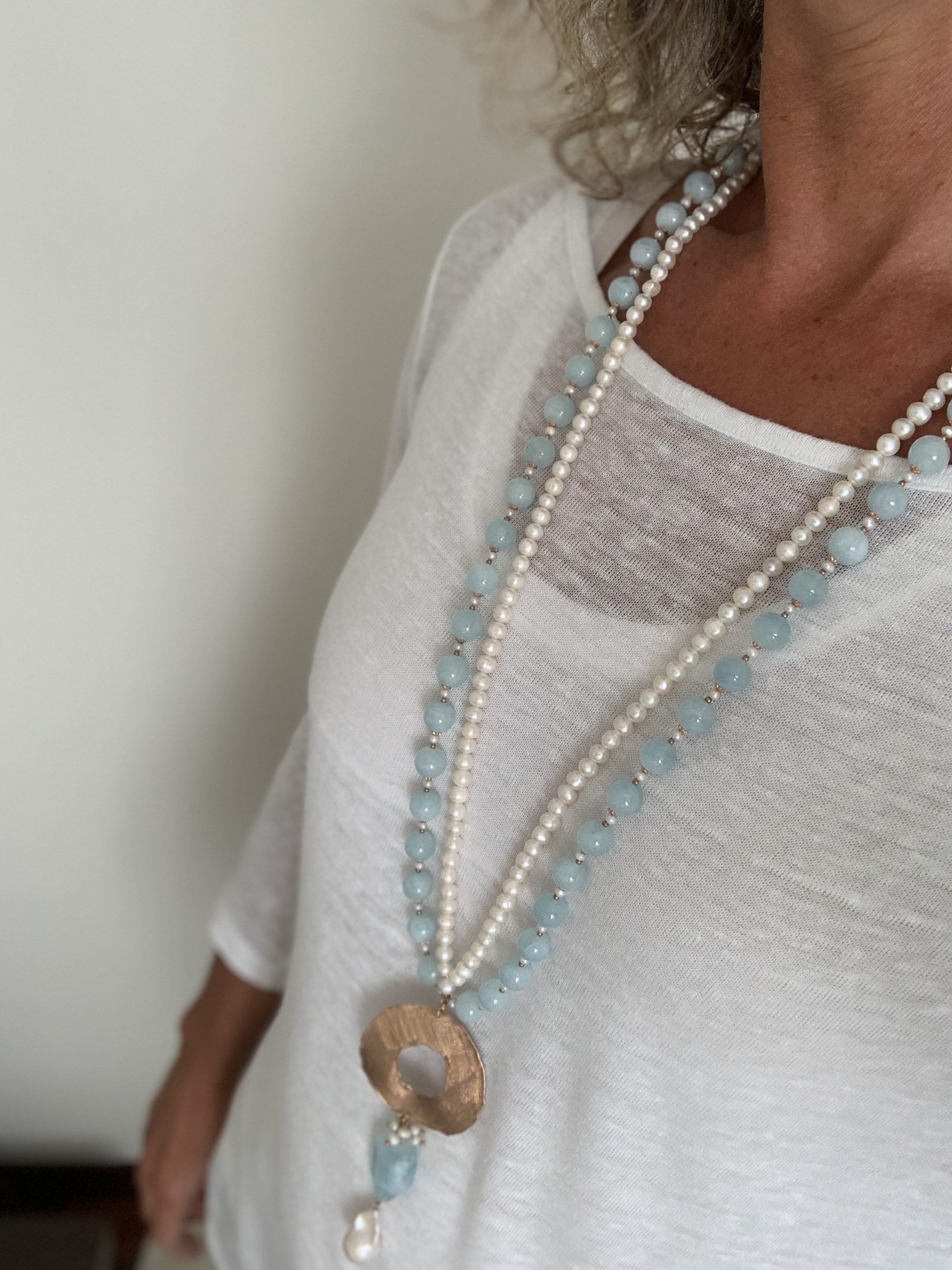 Collana a 2 fili con acquamarina, perle coltivate e argento placcato oro rosa
