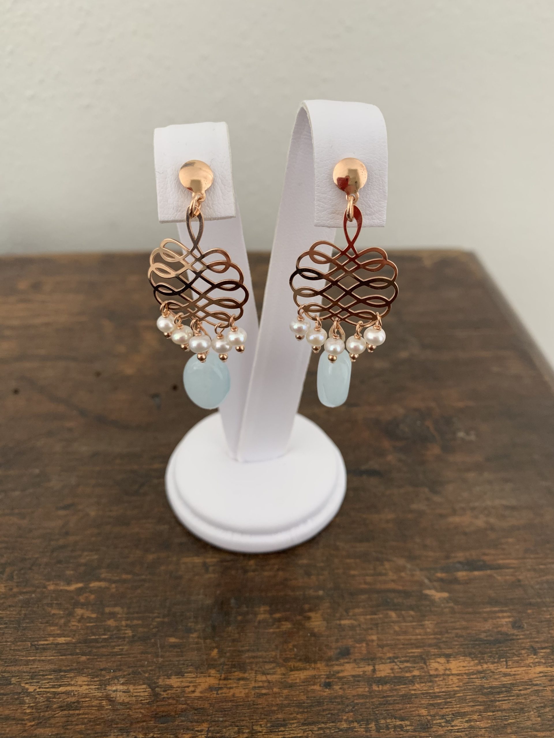 Orecchini con elemento in argento placcato oro rosa, acquamarina e perle coltivate