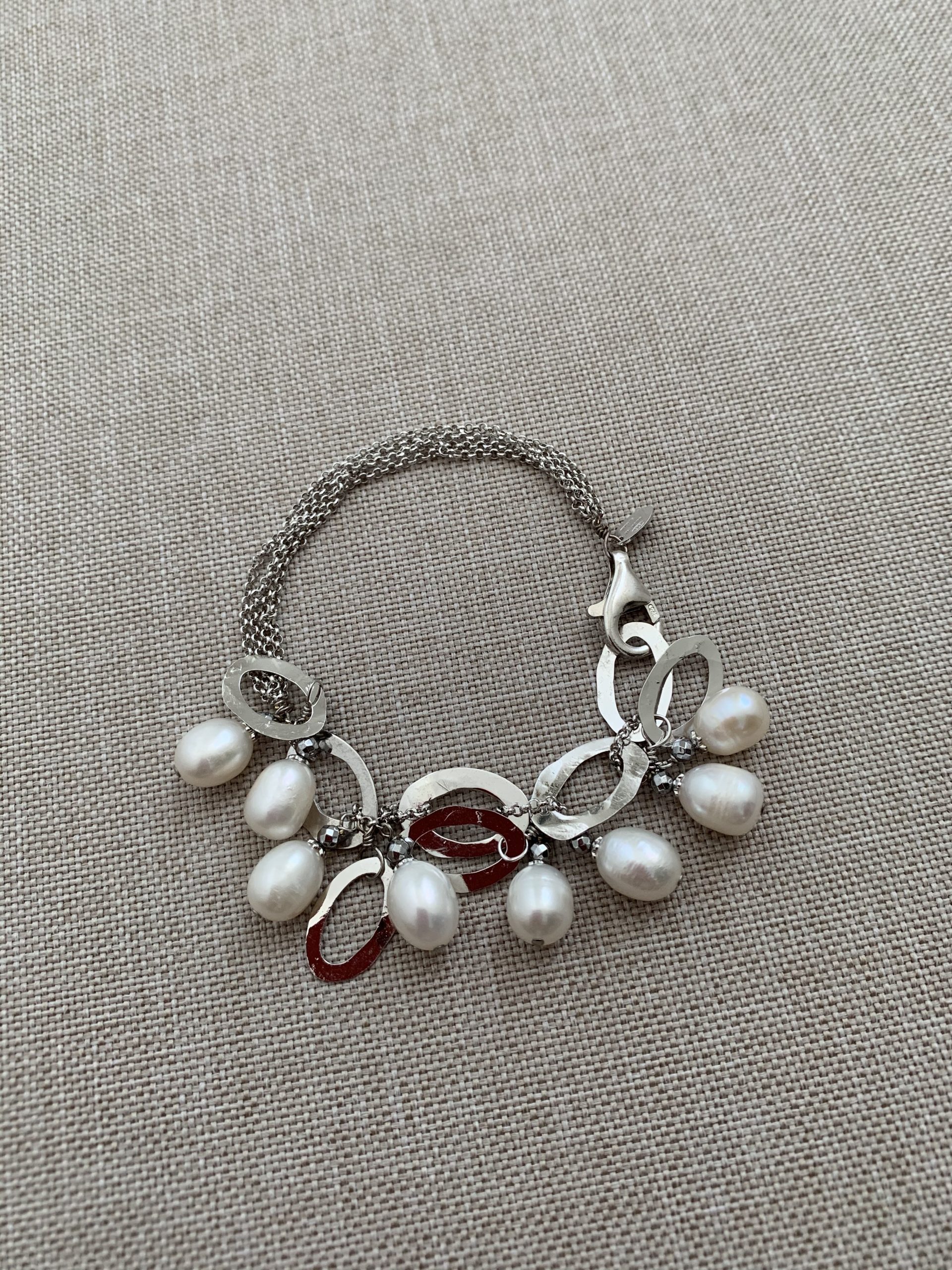 Bracciale perle coltivate, ematite rodiata ed argento rodiato