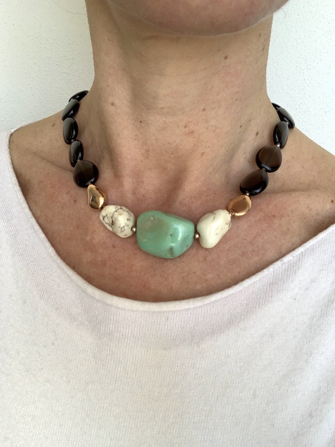 Girocollo di quarzo fume', aulite, crisoprasio e argento placcato oro rosa