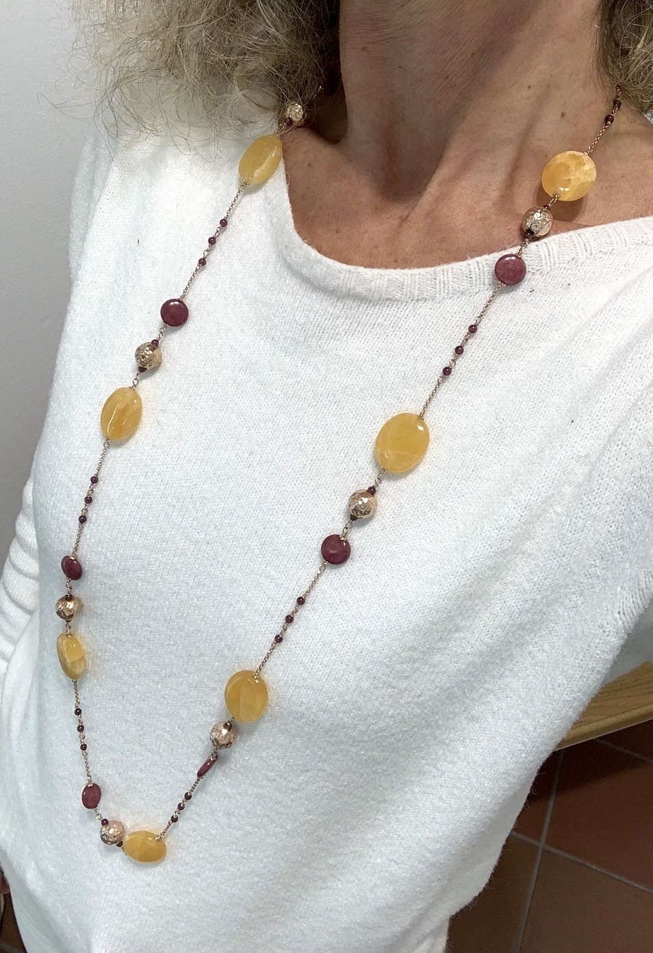 Collana honey jade, rodonite, granato e argento placcato oro rosa