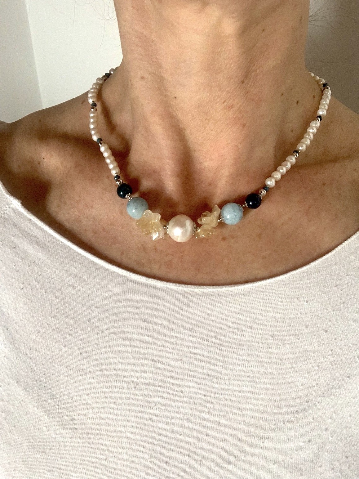 Girocollo perle con apatite, acquamarina, citrino e argento rodiato