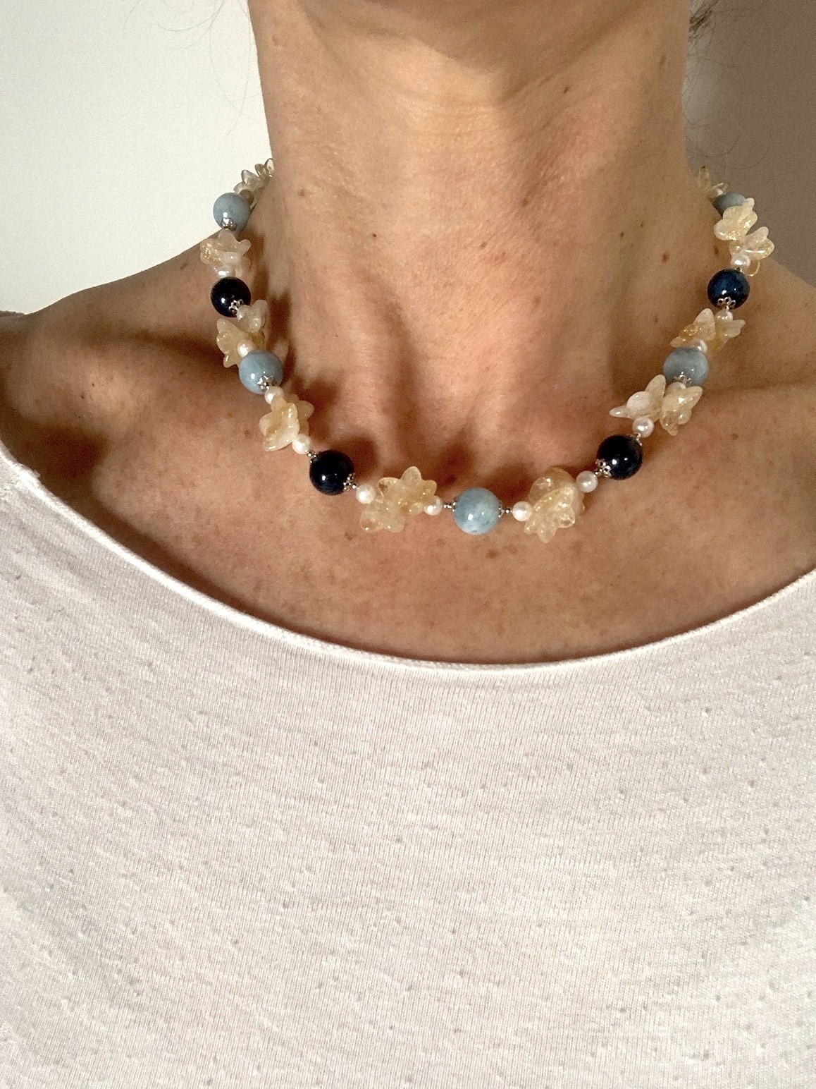 Girocollo fiori citrino, apatite, acquamarina, perle e argento rodiato