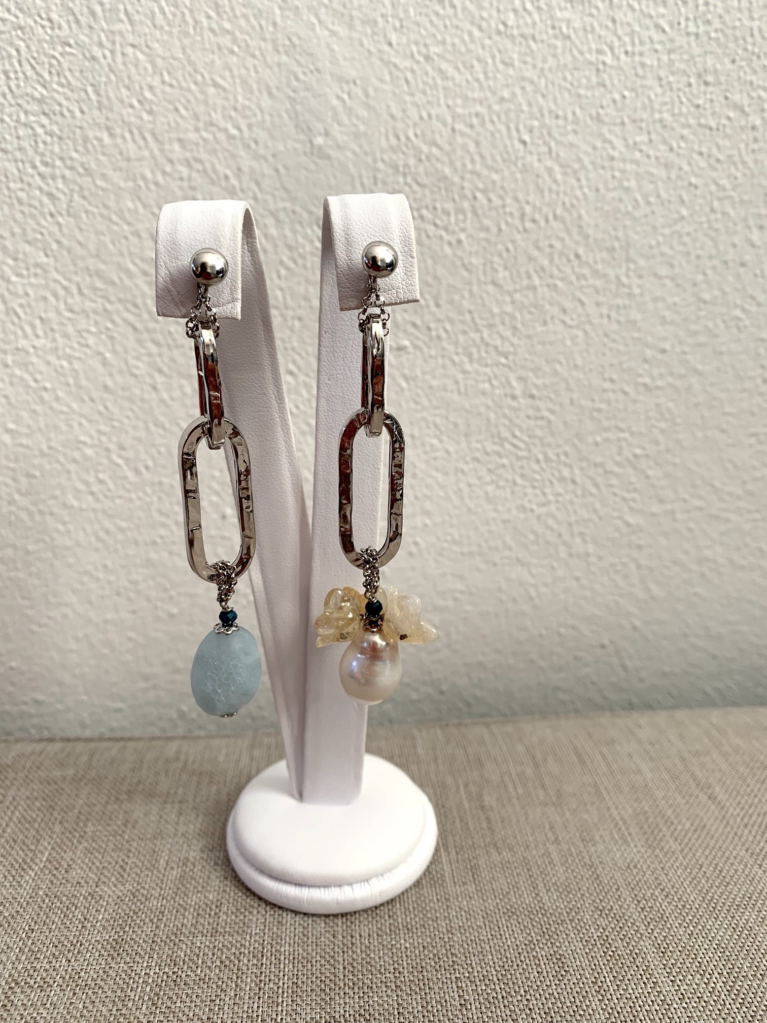 Orecchini maglie argento rodiato, acquamarina, perla e citrino