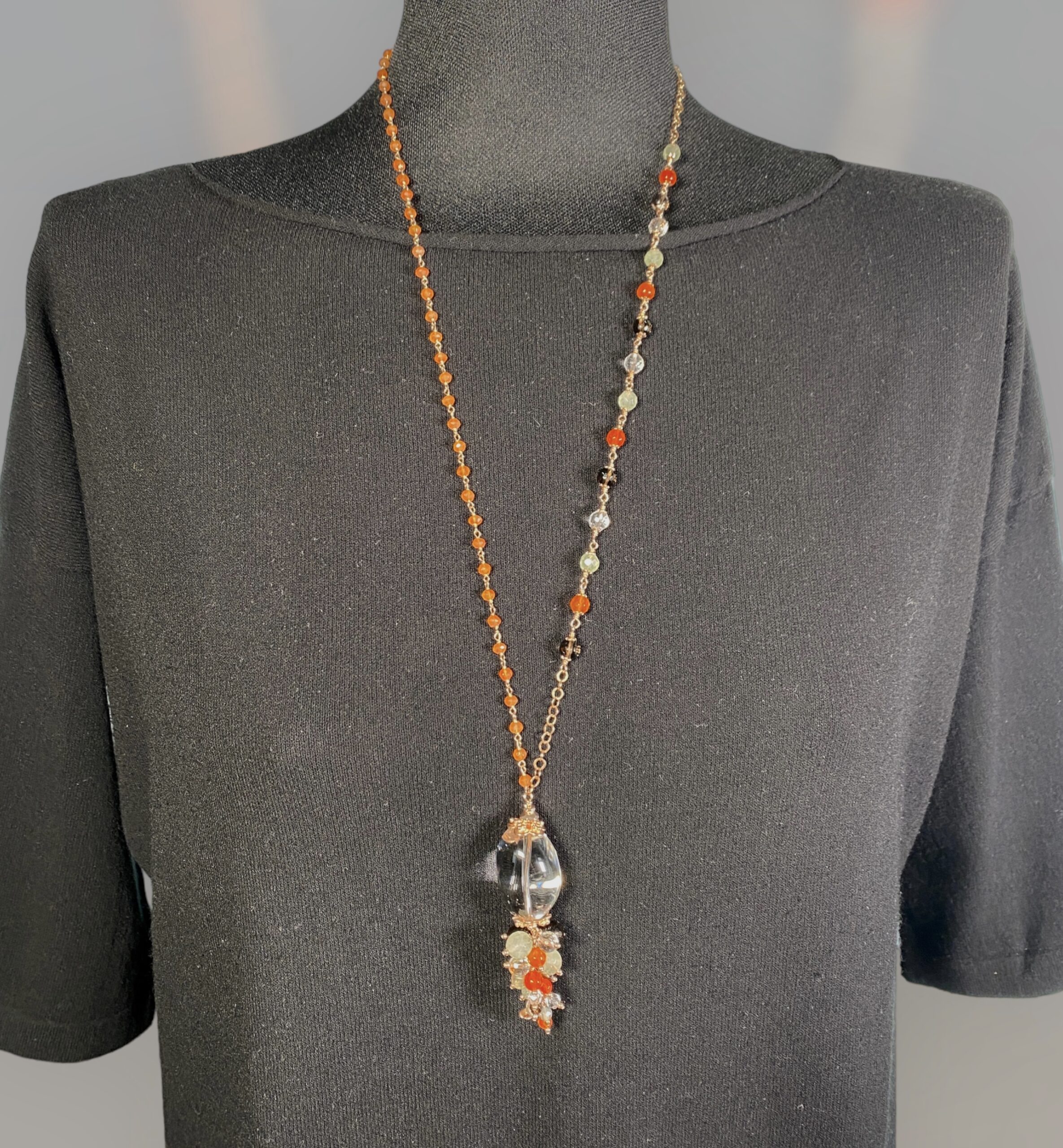 Collana lunga in corniola,cristallo di rocca, prenite e argento placcato oro rosa