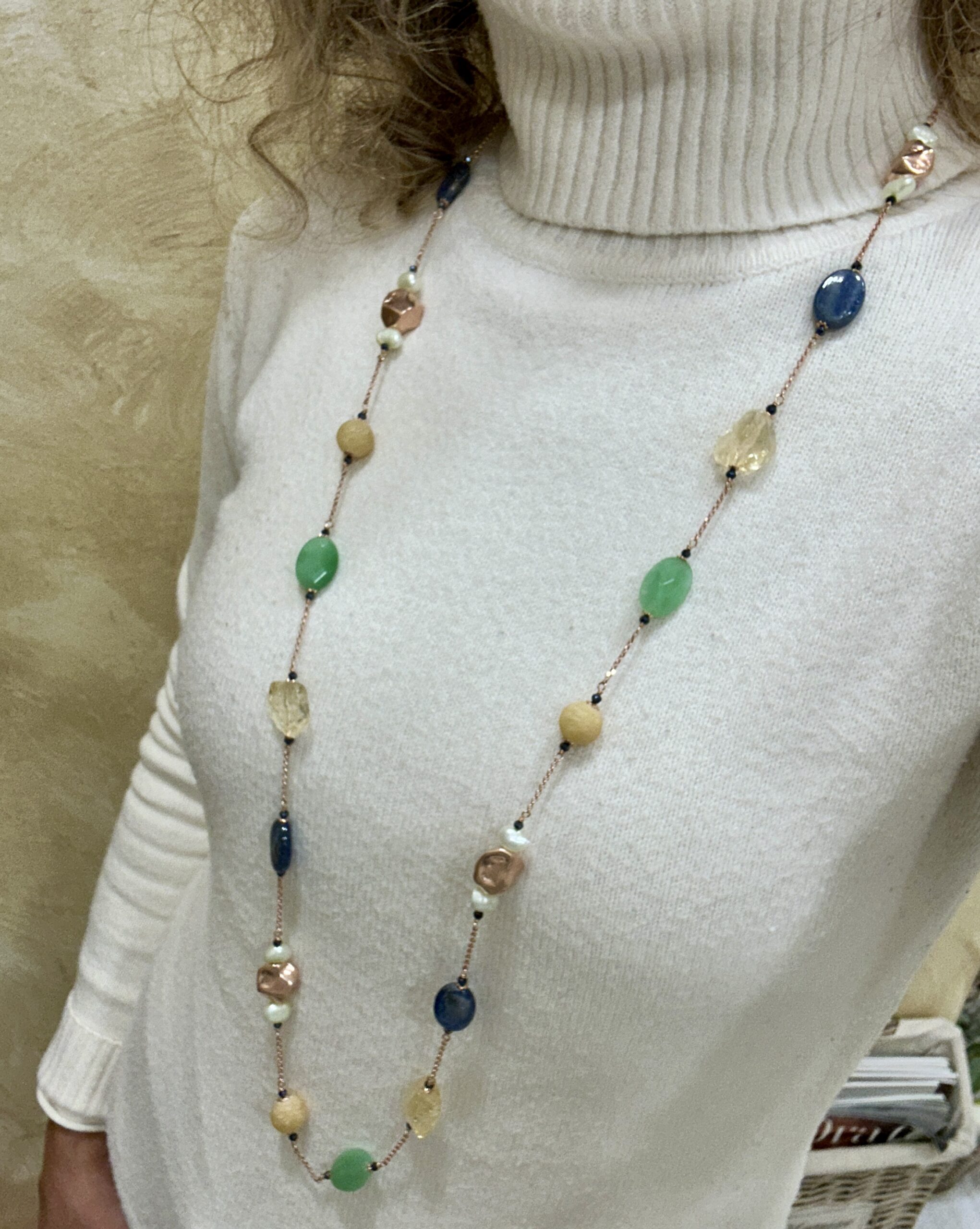Collana in quarzo citrino, cianite, giada verde e pepite argento rosè