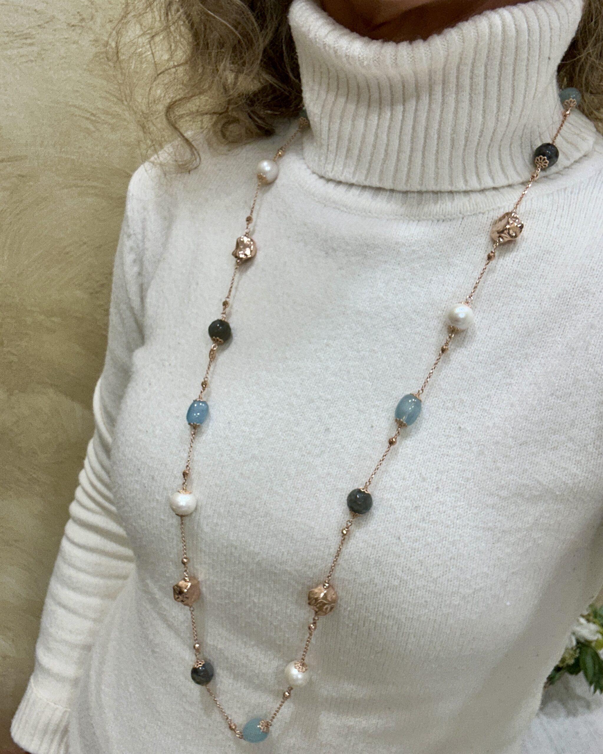 Collana in acquamarina, labradorite e pepite in argento placcato oro rosa