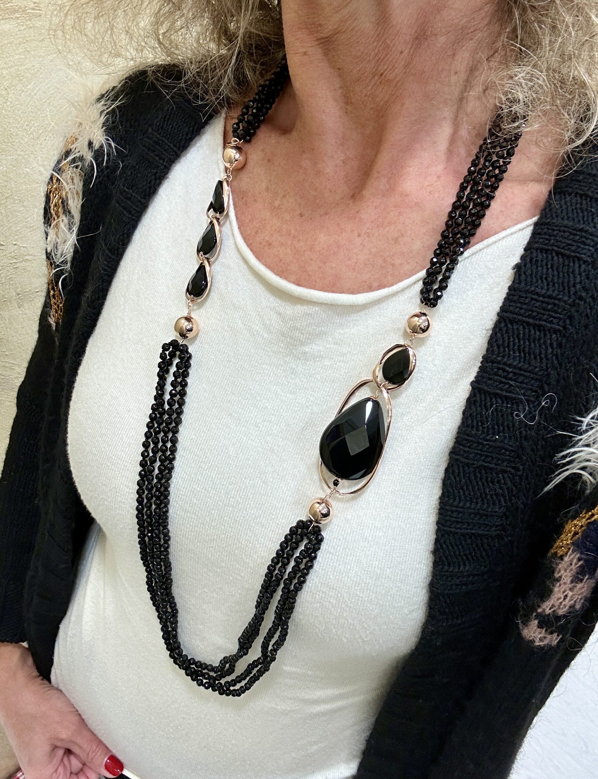 Collana a 4 fili in agata nera e argento placcato oro rosa