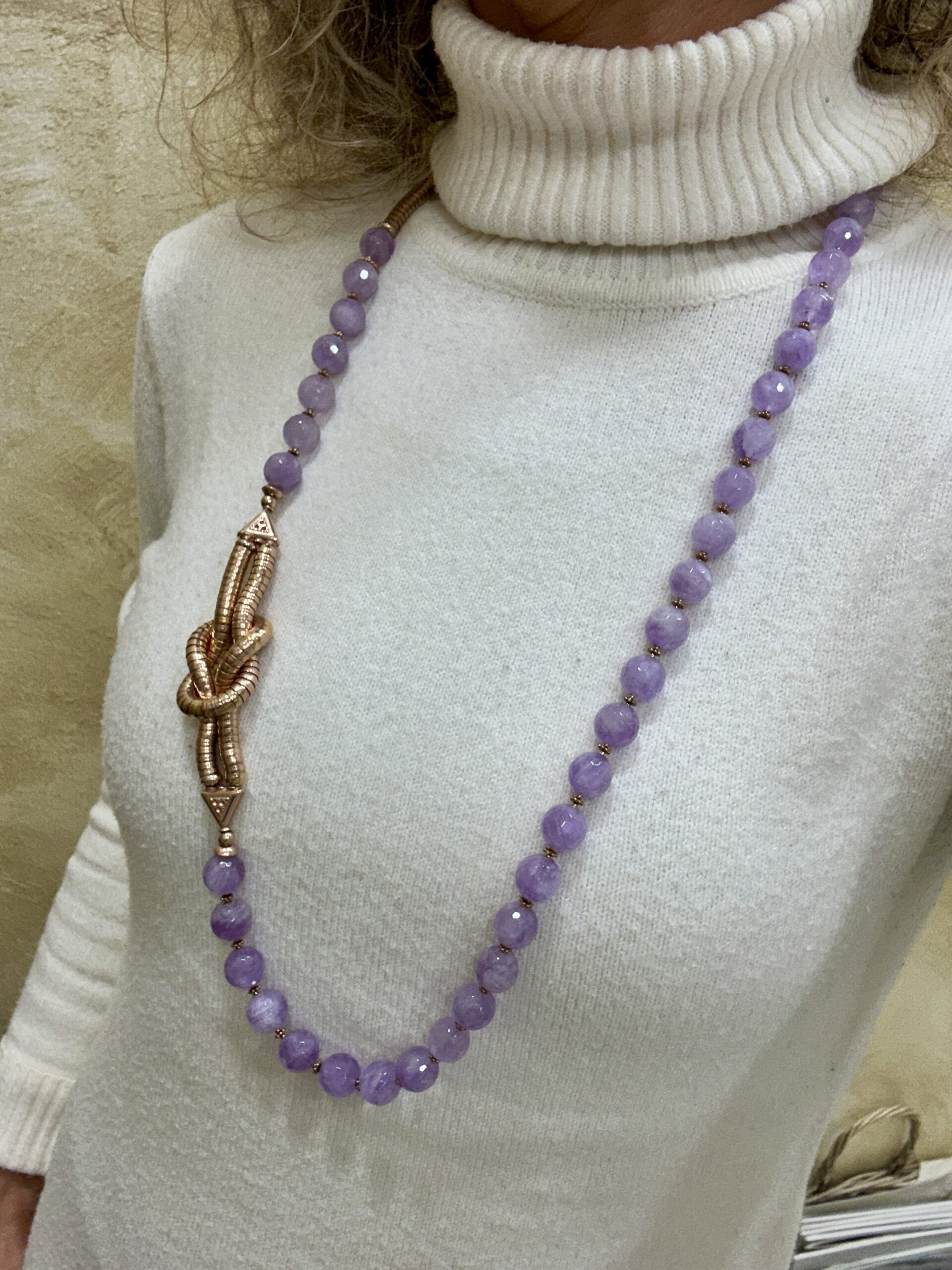 Collana in ametista con nodo in argento placcato oro rosa