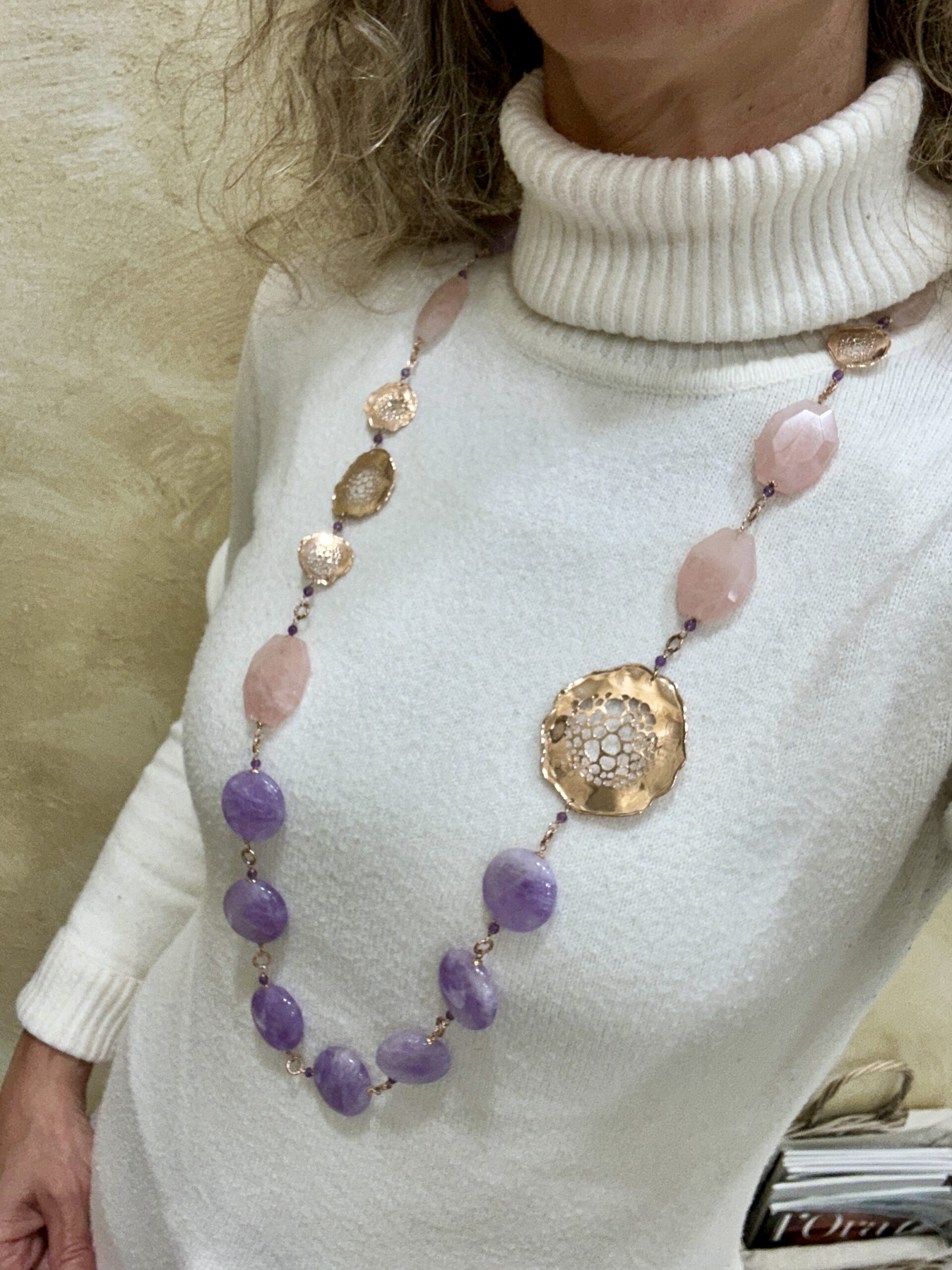 Collana in ametista, quarzo rosa e argento placcato oro rosa