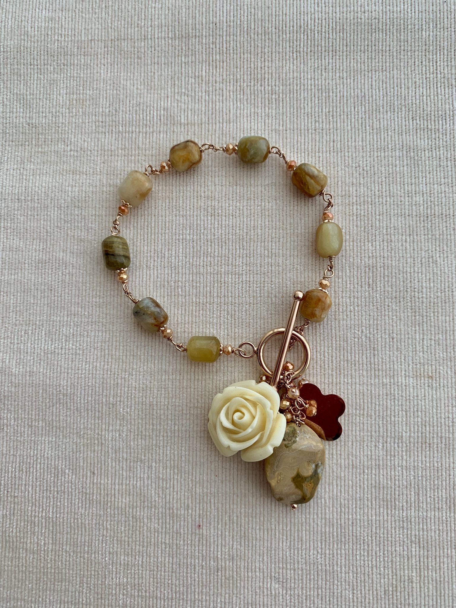 Bracciale in serpentino con chiusura T/Bar in argento placcato oro rosa