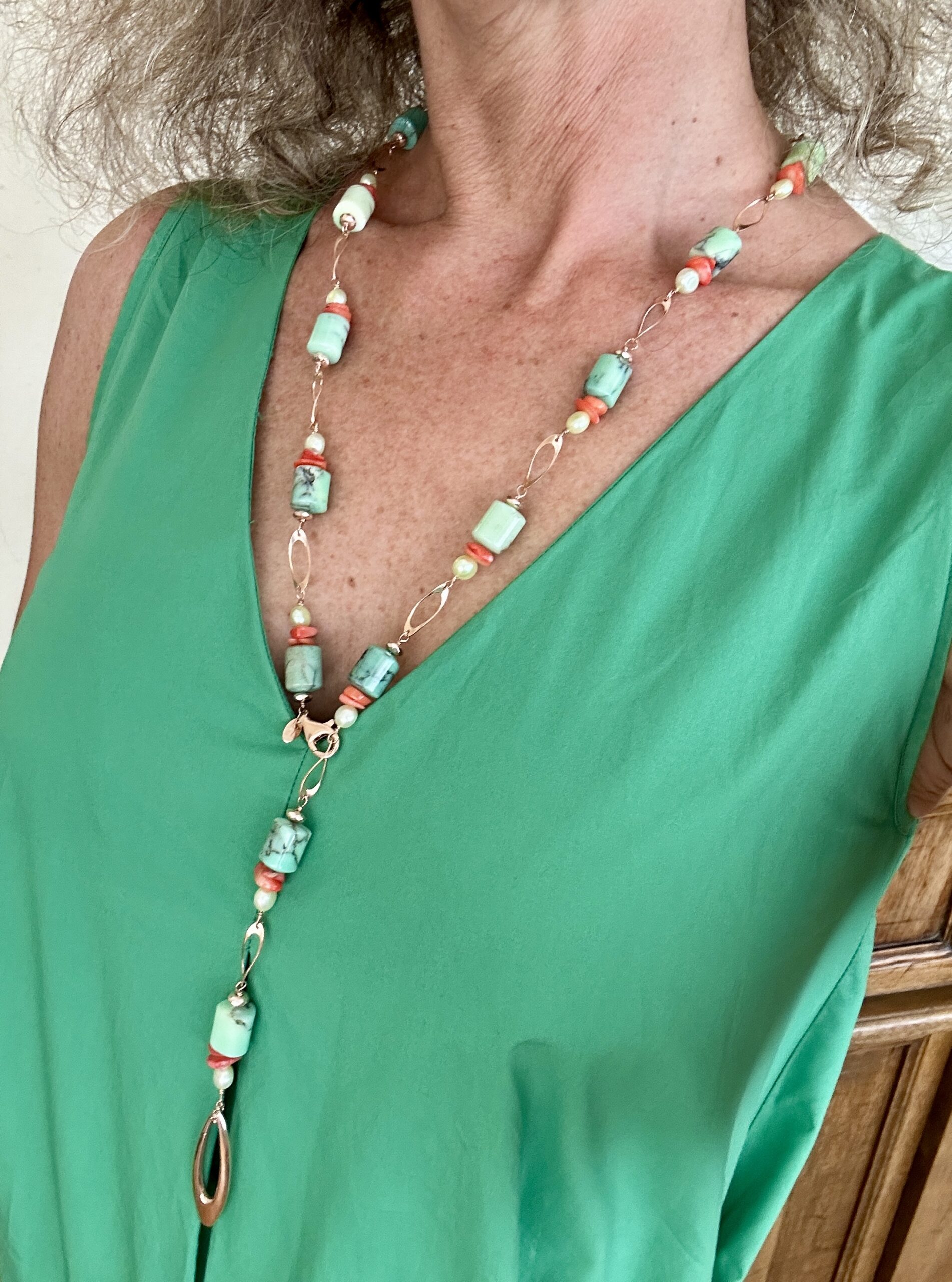 Collana in argento placcato oro rosa, crisoprasio e corallo bamboo
