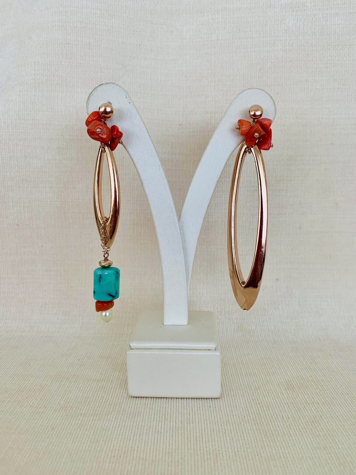 Orecchini asimmetrici in argento placcato oro rosa e crisoprasio. Realizzabili anche con clip
