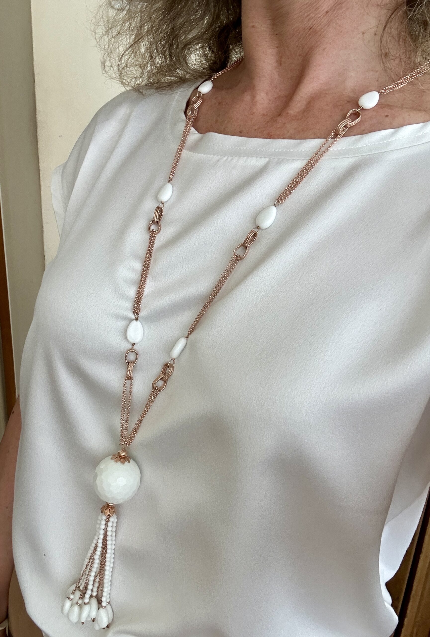 Collana in argento placcato oro rosa e agata bianca