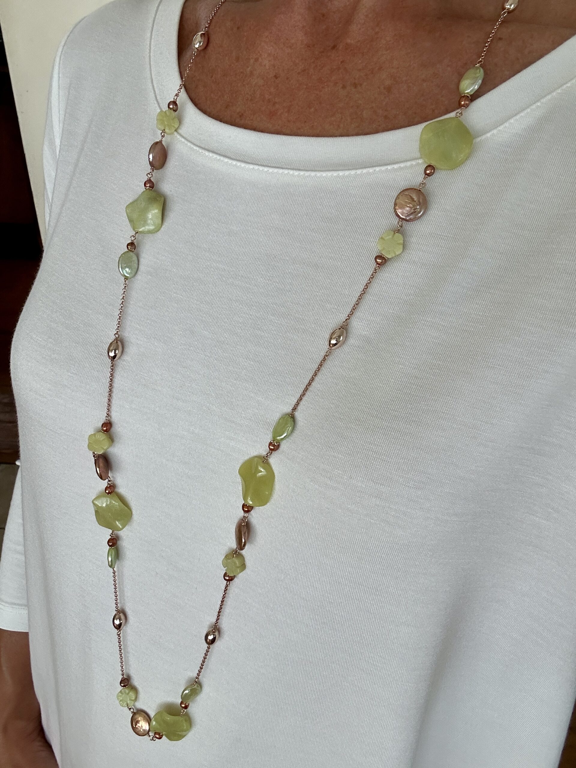 Collana in new jade, perle coltivate, argento 925 placcato rosè