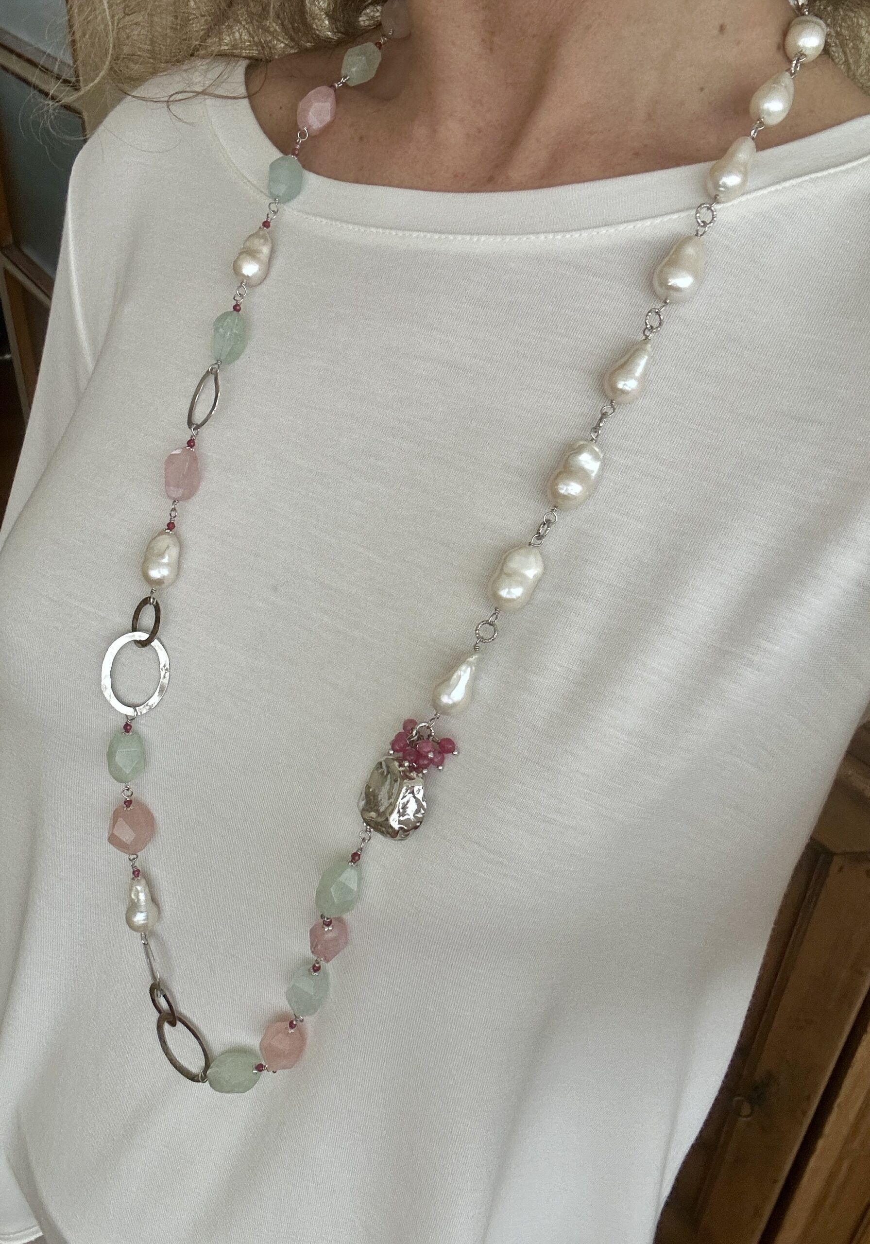 Collana in morganite e perle barocche