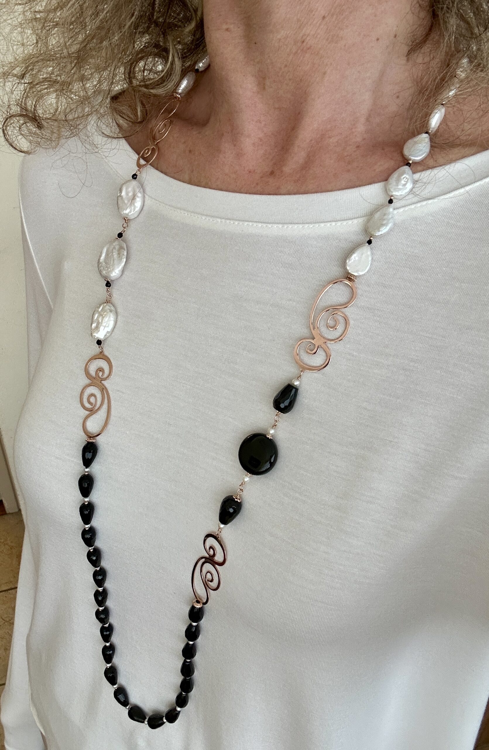 Collana in agata nera e perle coltivate, argento placcato oro rosa