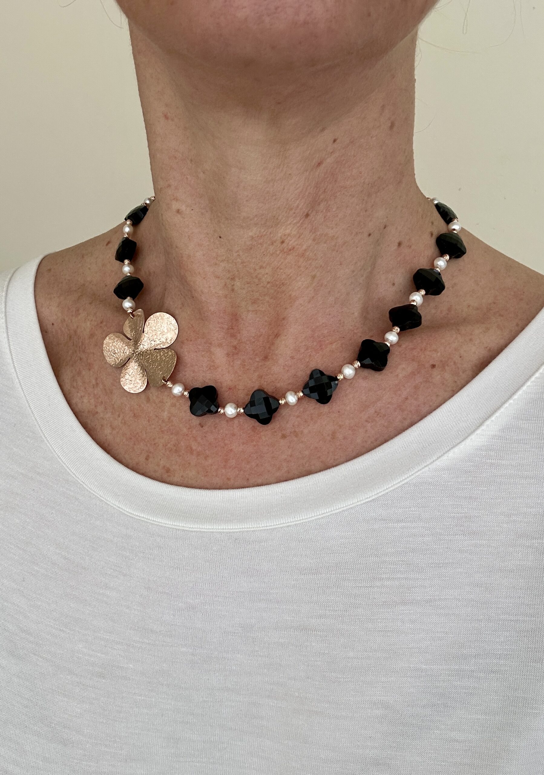Girocollo in agata nera e argento placcato oro rosa