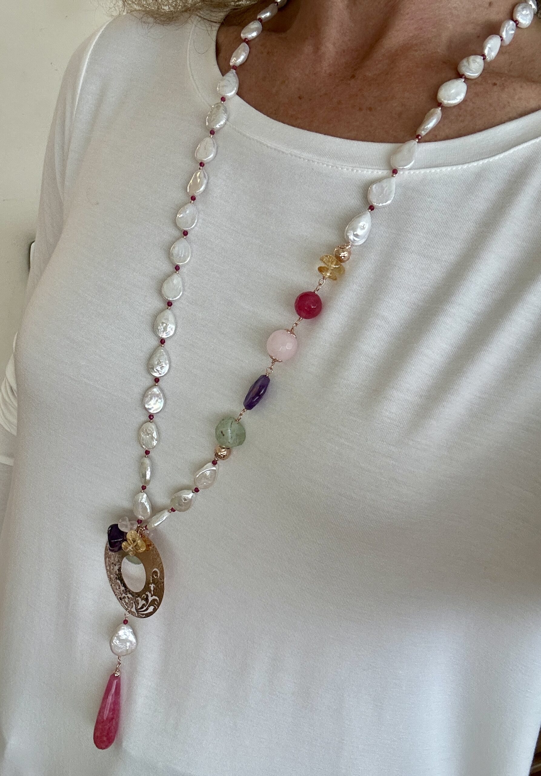 Collana in perle coltivate e quarzo assortiti, argento placcato oro rosa