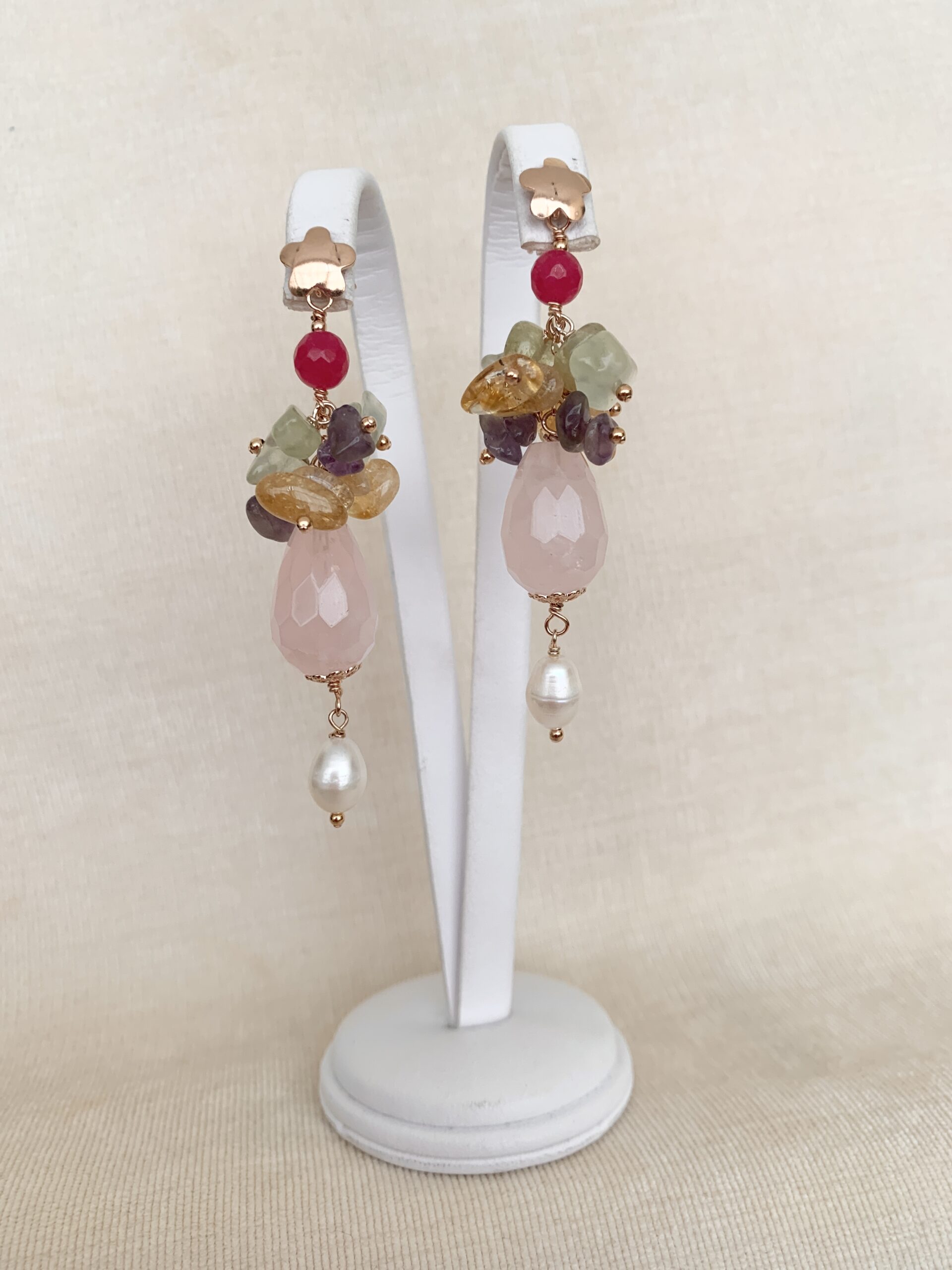 Orecchini in quarzi assortoti e perle coltivate, argento placcato oro rosa