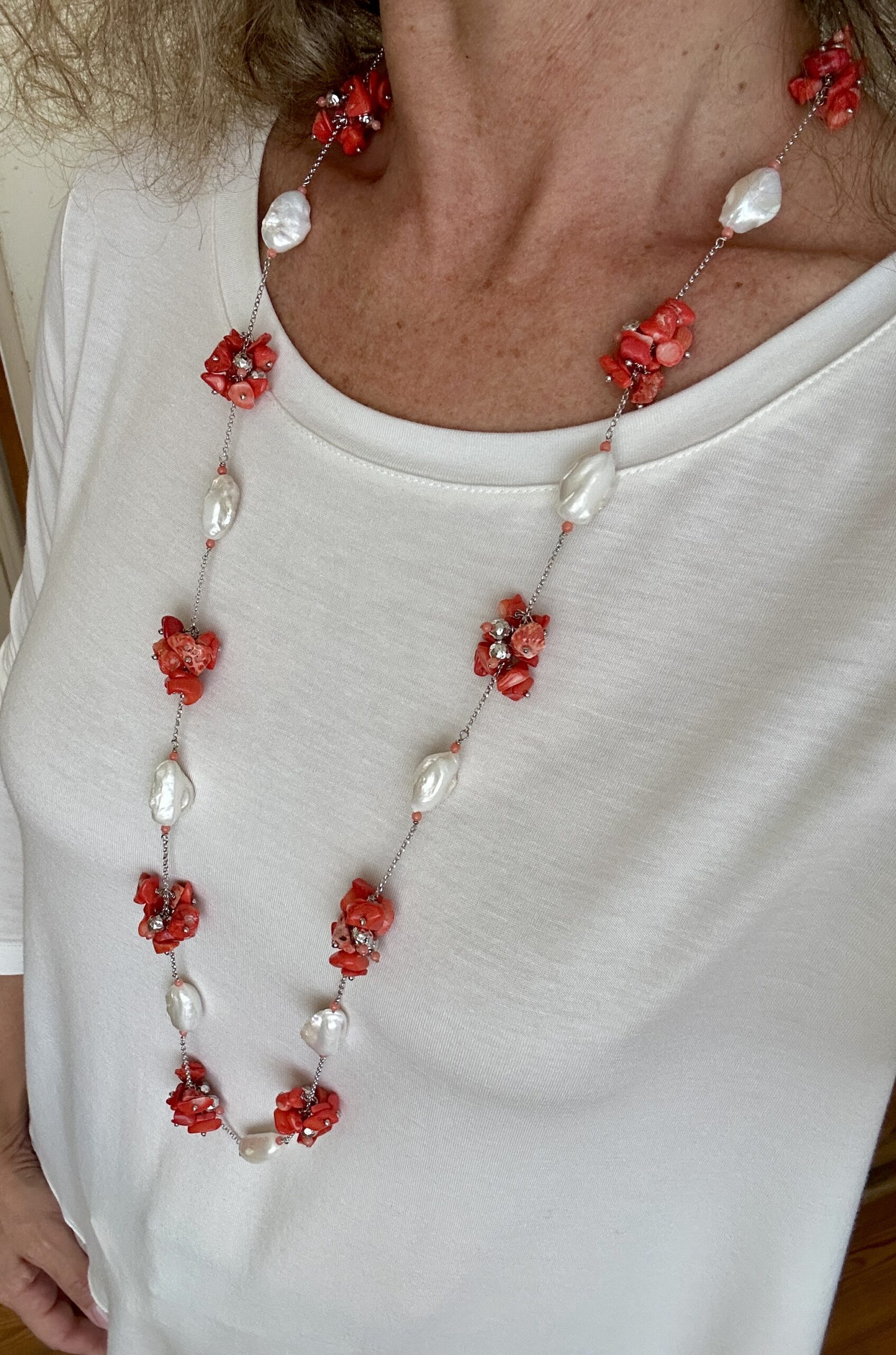 Collana in corallo bamboo e perle coltivate, argento rodiato