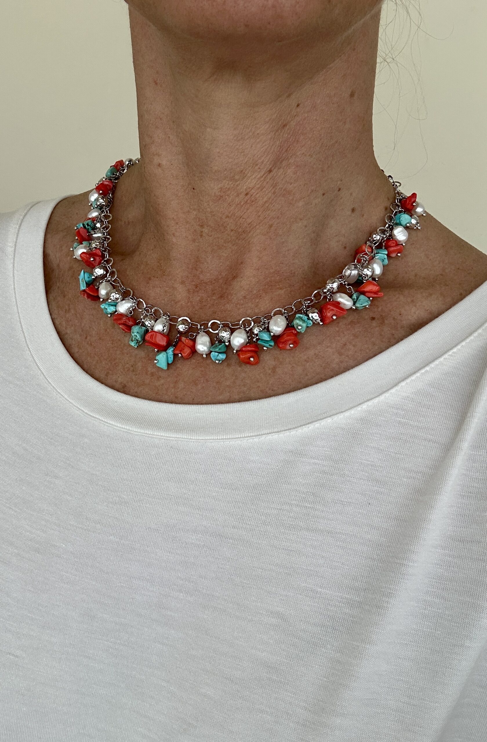 Girocollo in corallo bamboo e turchese, argento rodiato